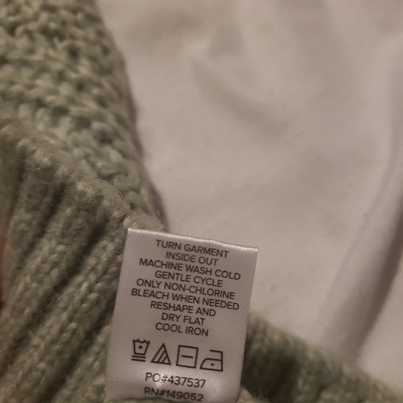 Fashion Nova Aurora Off The Shoulder NWT Sweater - Picture 5 of 6